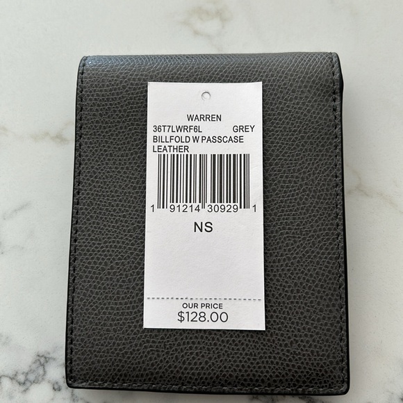 Michael Kors wallet - Picture 3 of 3